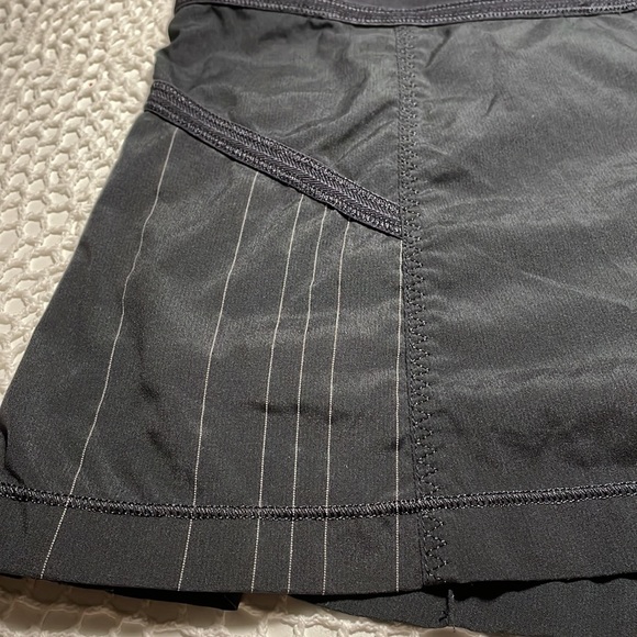 Lululemon skort - Picture 2 of 6